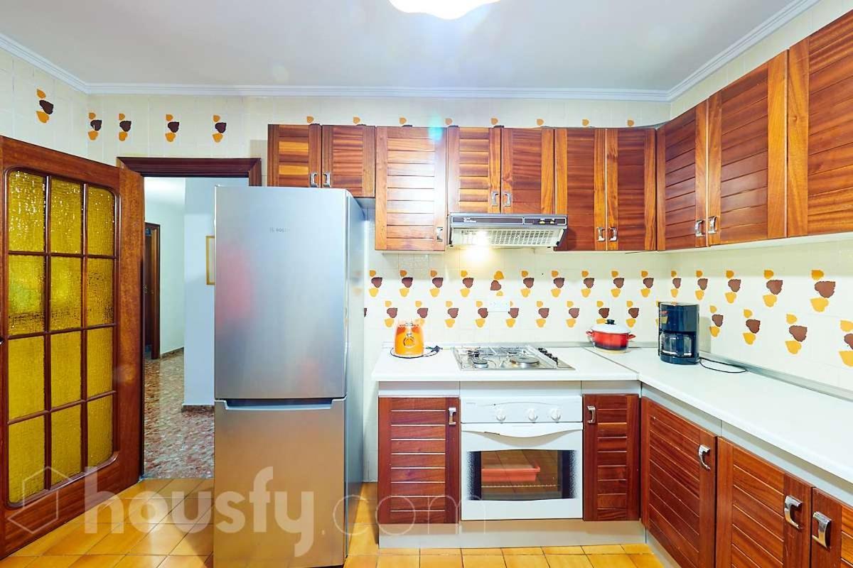 Lovely Bedroom In A Shared Apartment In The Center Of Alicante Esterno foto