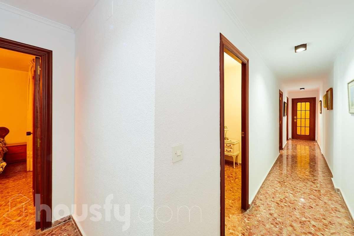 Lovely Bedroom In A Shared Apartment In The Center Of Alicante Esterno foto